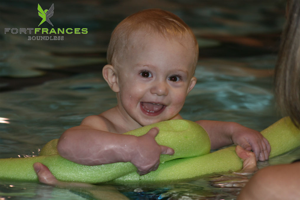 Places to stay in Fort Frances Ontario, kids' pool fun