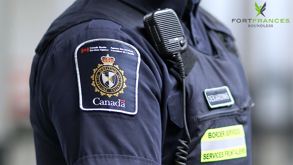 Canada Border Services Agency uniform and crest